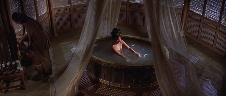 Gina Lollobrigida foto amatoriali culo nudo